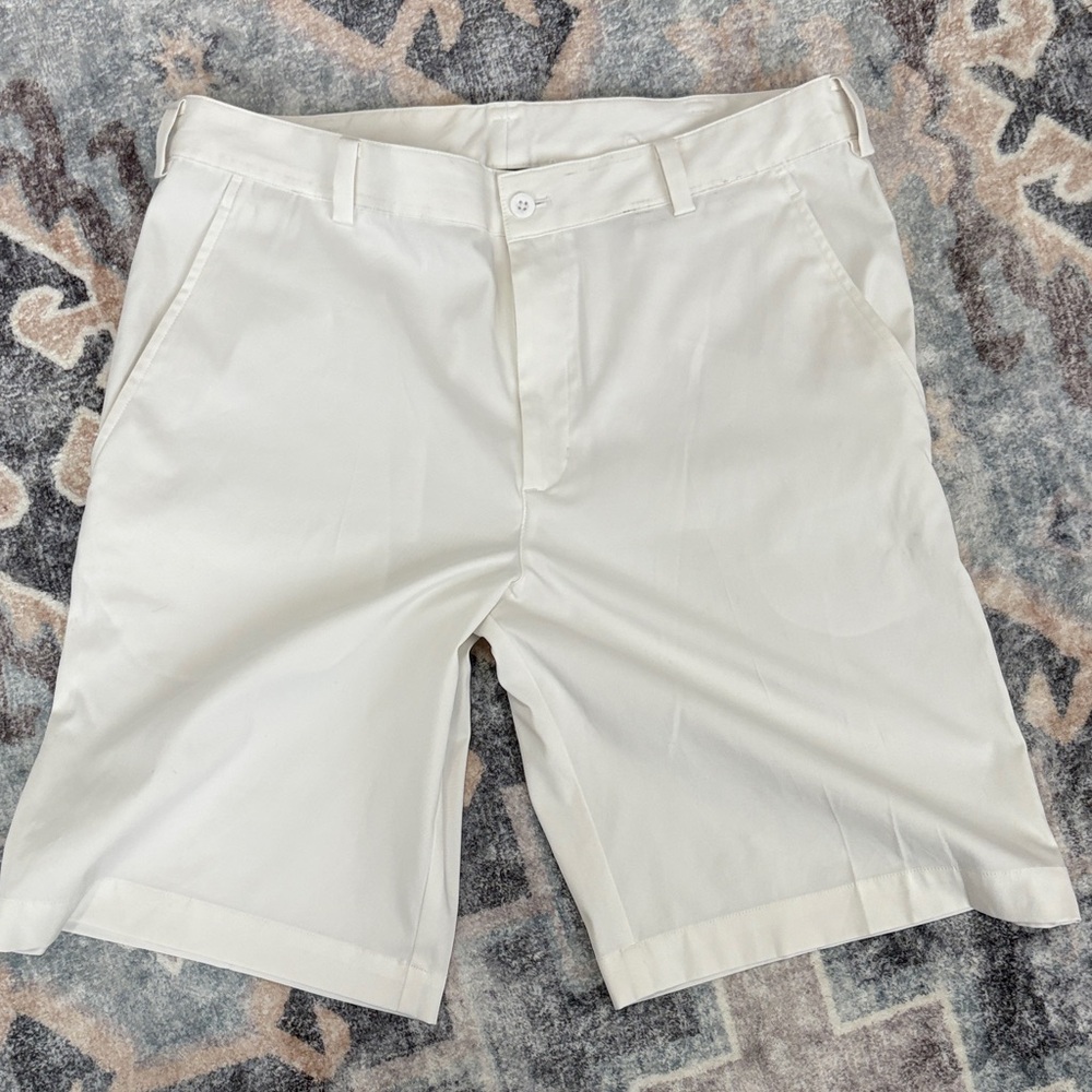 Men's Classic White Nike Golf Shorts